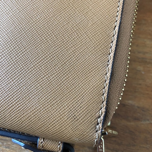 Tory Burch clutch/wallet. - Picture 8 of 8